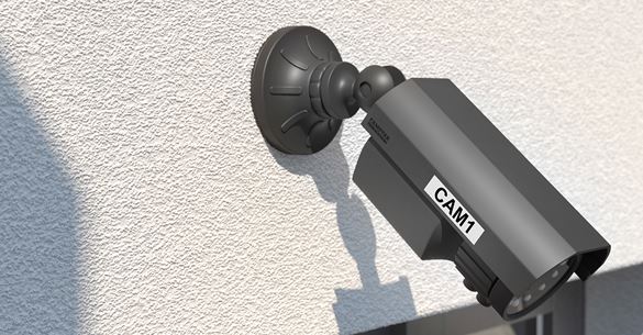 Varnostna kamera CTV, označena s trajno obstojno nalepko Brother P-touch