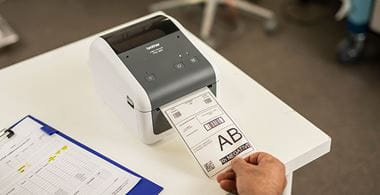 Stolní tiskárna TD tiskne přímou termální metodou štítek krevní skupiny