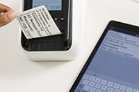 Imprimarea unei etichete de pe tabletă pe QL-820NWBc