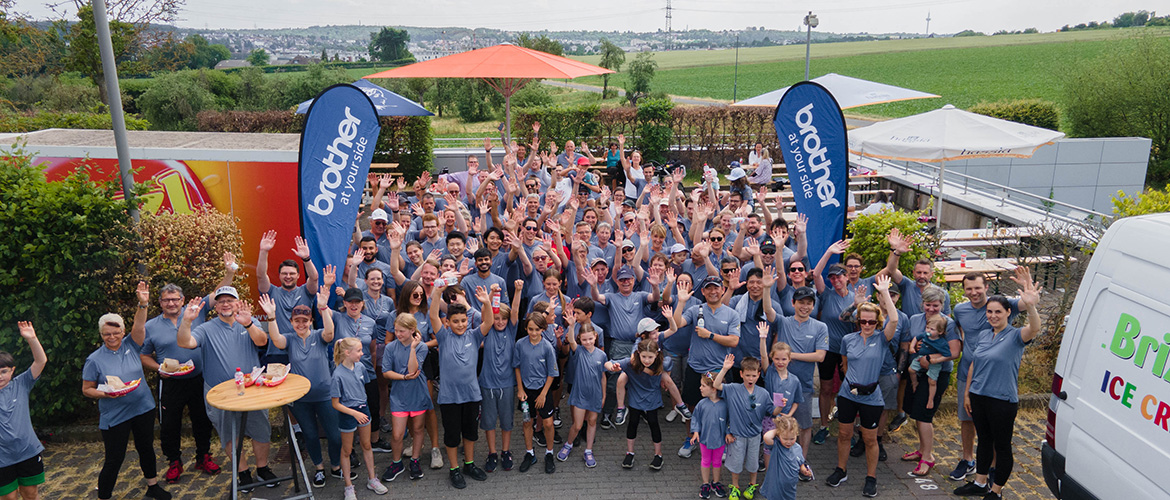 Gruppenfoto der Teilnehmer des Golden Ring Laufs 2023