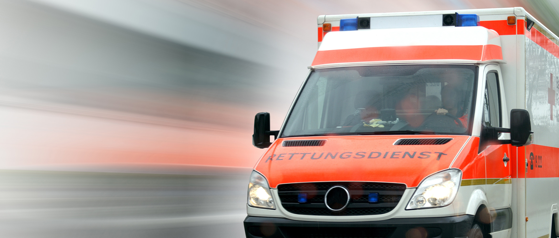 Vollwidth-Gesundheitswesen-Krankenwagen