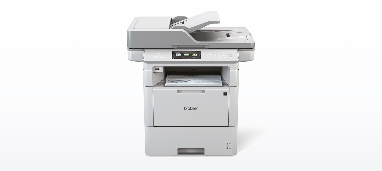 Brother MFC-L6800DW, Ansicht von Vorn mit Ausdruck, vor Weißem Hintergrund