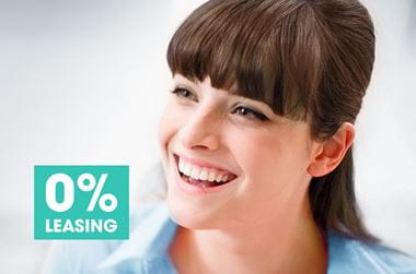 Frau, Lächelnd, 0% Leasing-Logo