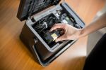 Brother PT-D800W wird in Tragekiste vereraut