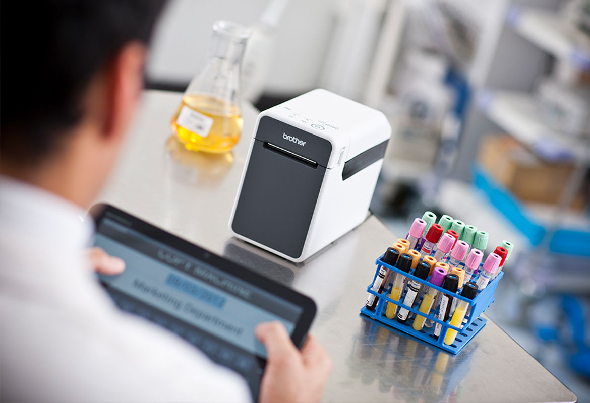 Impresora TD Brother para etiquetas de muestras de  laboratorio