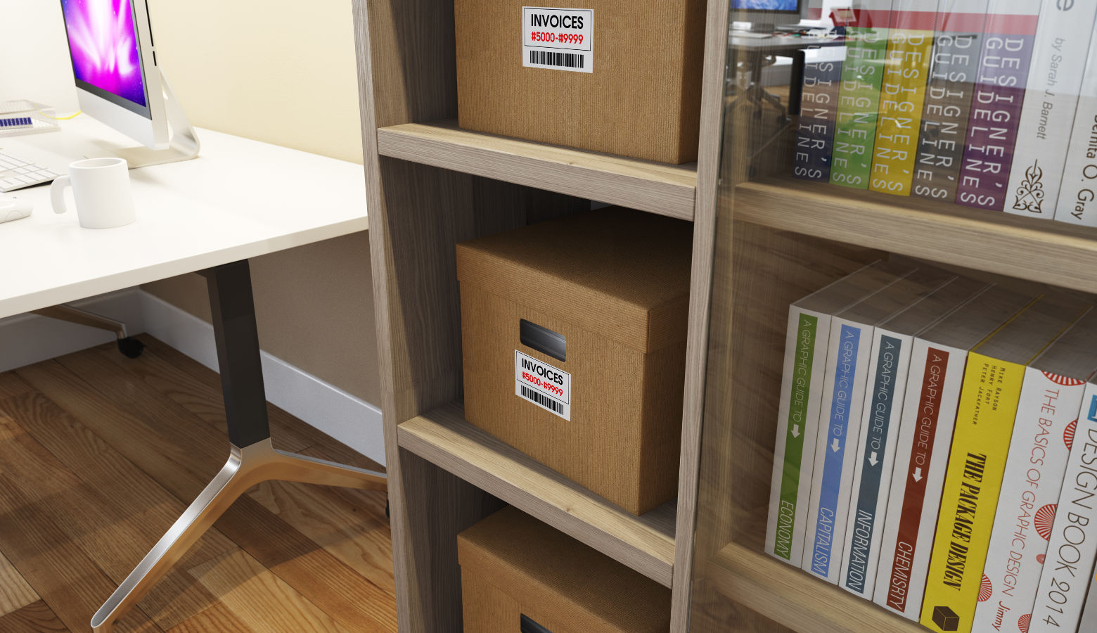 Estantería con cajas y carpetas etiquetadas