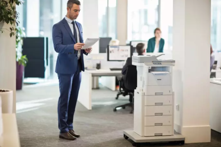 Impresora láser monocromo con mesa pedestal Brother
