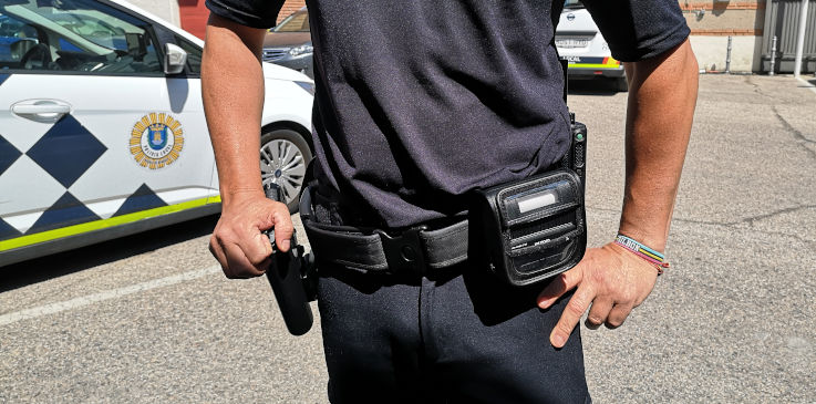 Policía con impresora portátil RJ Brother