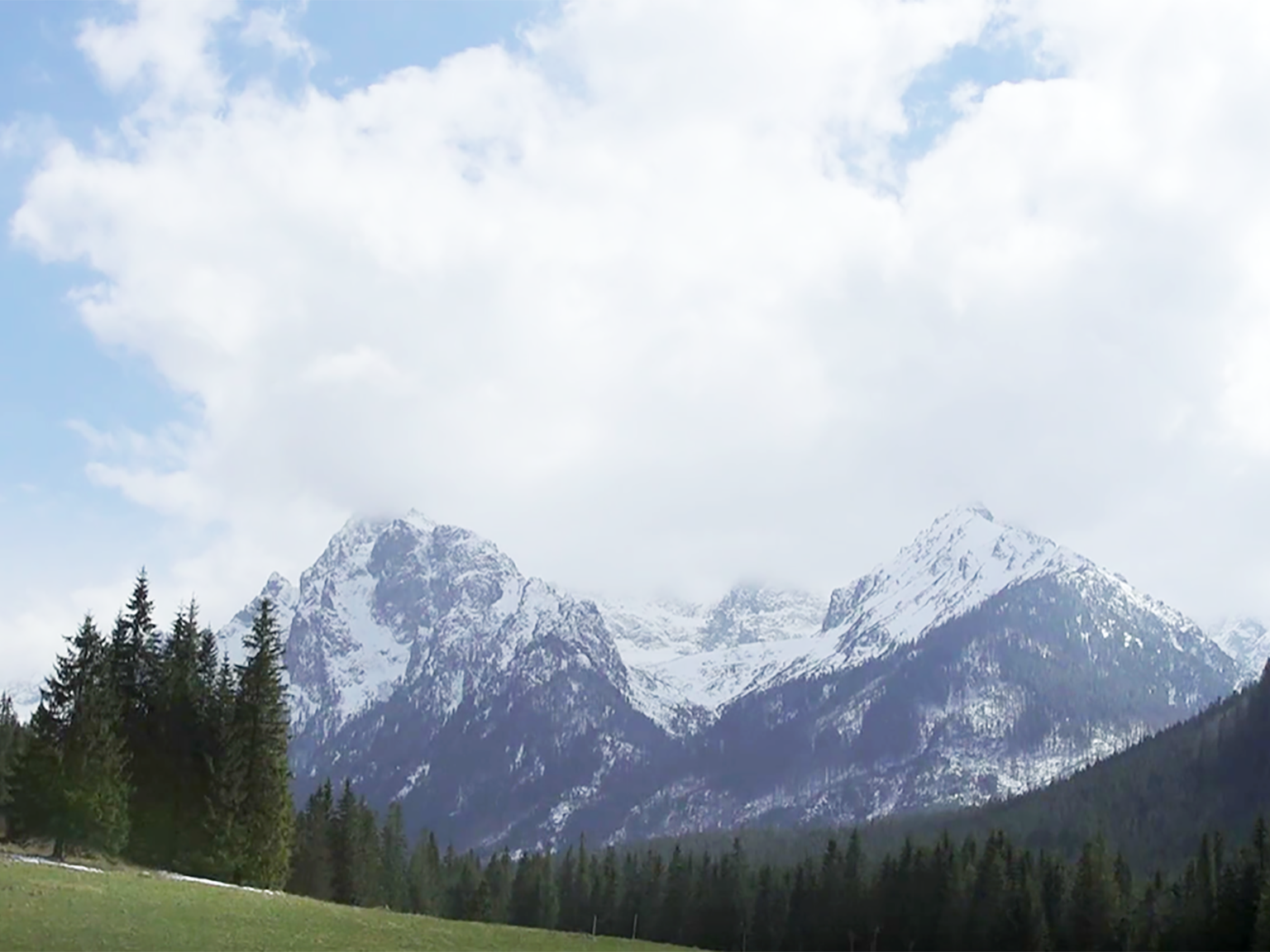 Vysoké Tatry - mraky nad horami