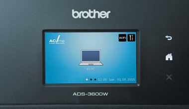 Dodirni zaslon s plavom pozadinom i prijenosnim računalom
