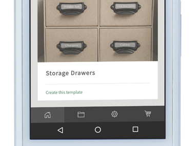 Aplikacija P-touch Design & Print, povečana na pametnem telefonu, prikazuje eno aplikacijo (Storage Drawers)
