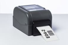 Cutter parțial și complet Brother PA-CU-002 instalat pe imprimantă de etichete din gama TD-4T