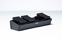 Зарядна станция с 4 слота Brother PA4BC002 на бял фон