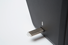 USB kľúč v USB slote