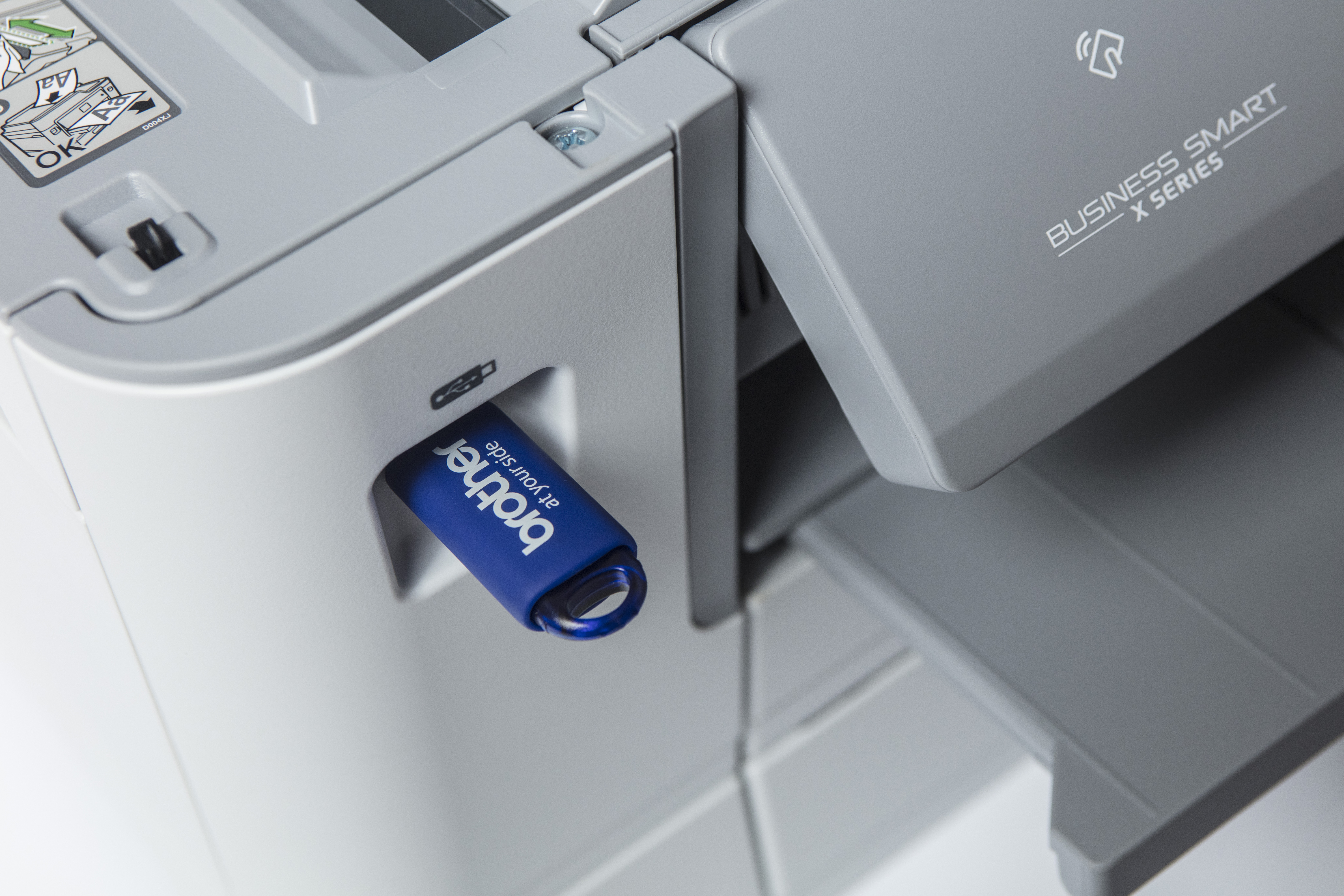 MFC-J6945DW - detail připojeného USB Flash disku