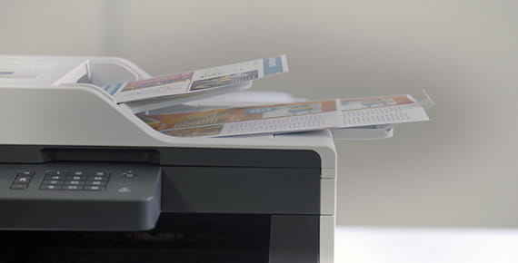 Tiskalnik skenira dokumente