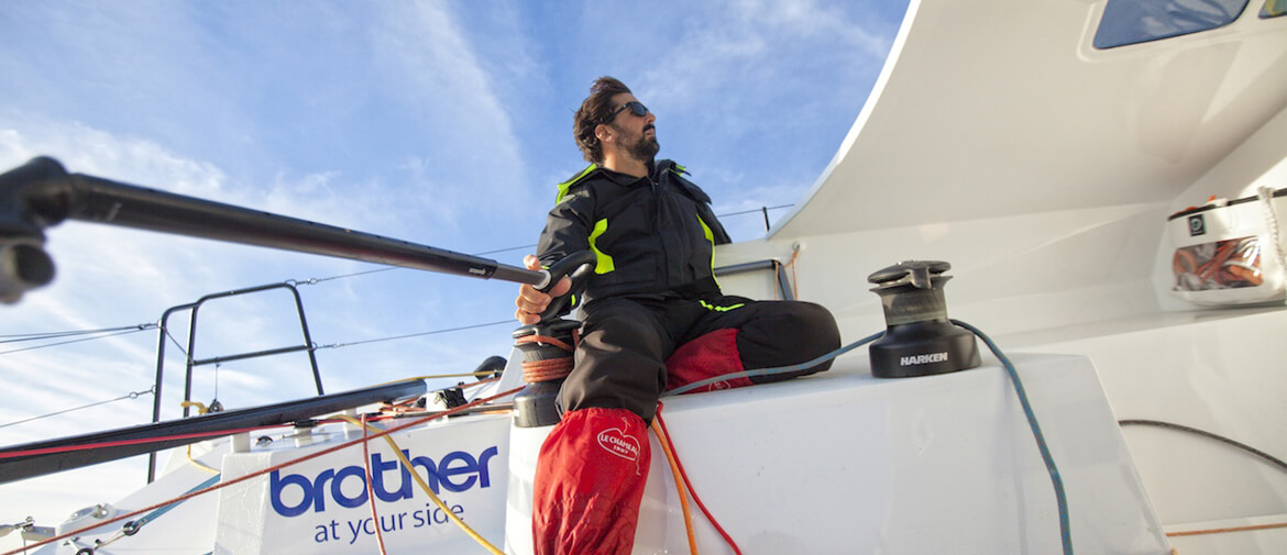 Brother soutient le skipper Yoann Richomme pour la course à la voile avec la Route du Rhum en vue