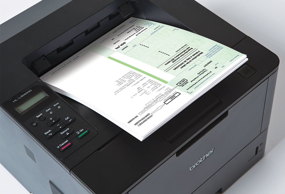 Ordonnance en cours d'impression sur une imprimante Brother HL-L5000D