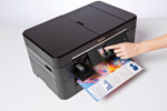 Utilisez l'écran tactile intuitif de l'imprimante multifonction MFC-J5320DW de Brother