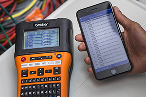 Mobile device ready to transmit new cable ID's to Brother PT-E550W label printer