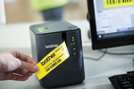 Réalisez différentes tâches d'étiquetage avec la titreuse PT-P900W