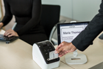 Imprimante d'étiquettes professionnelle QL-810W de Brother