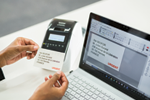 Imprimante d'étiquettes professionnelle QL-820NWB de Brother