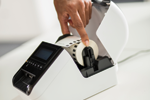 Imprimante d'étiquettes professionnelle QL-820NWB de Brother