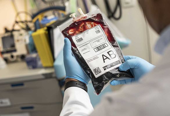 Etichette barcode adesive per sacche sangue