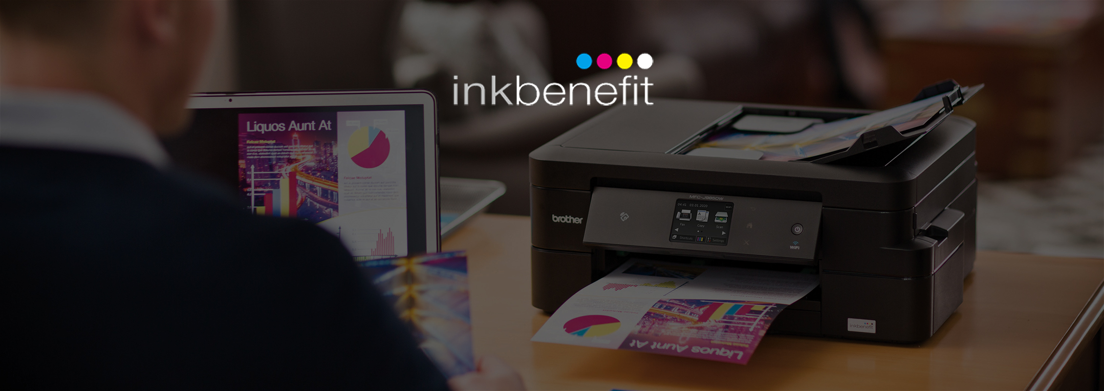 Stampante multifunzione inkjet Brother su scrivania con logo inkbenefit
