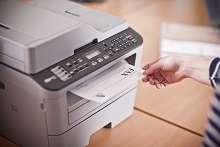 Foglio stampato con multifunzione laser monocromatico Brother