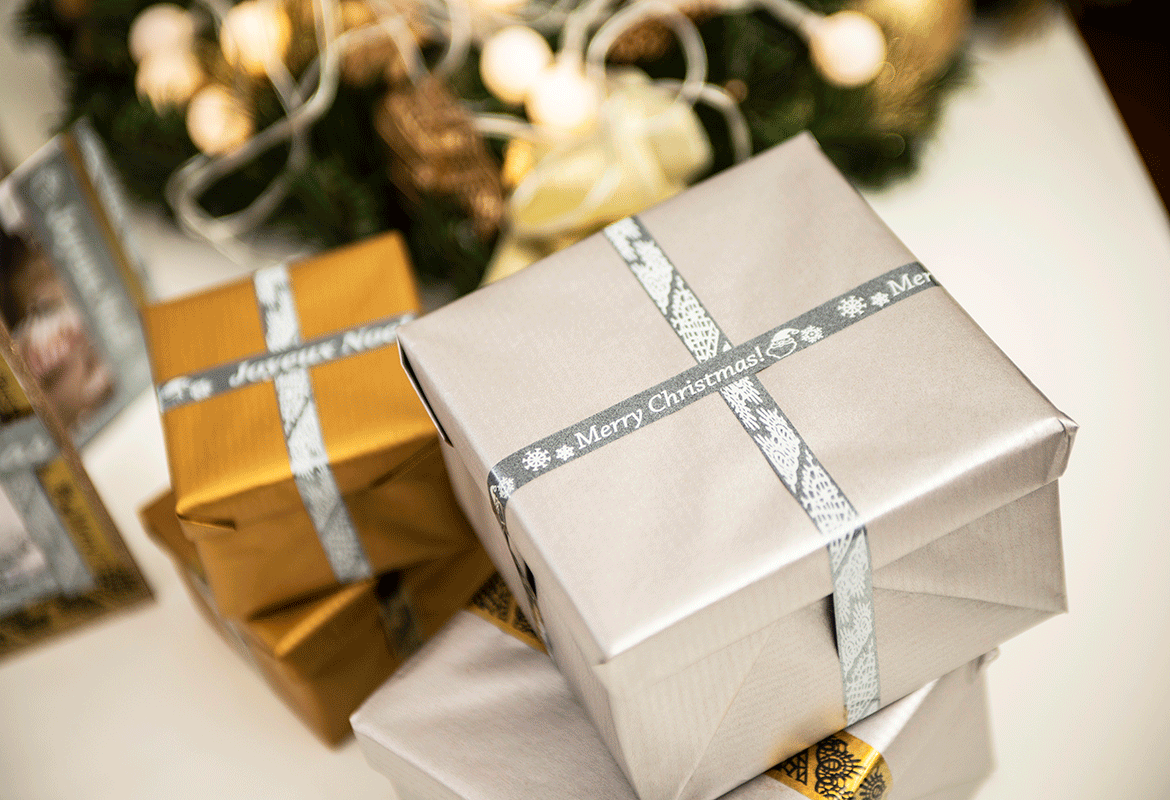 Presents with Brother P-touch silk ribbon and Premium sparkling label tape
