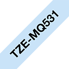Brother TZeMQ531 laminert merketape - sort på pastellblå, 12 mm bred