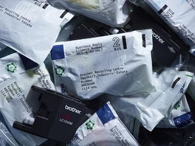 genanvendelse brugte blækpatroner i konvolutter