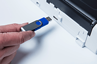 ADS-1200-skannerilla voit skannata USB-muistitikulle