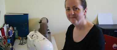 Eleanor of Els-bels at her Innov-is 10a Brother sewing machine