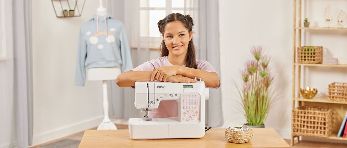 Handheld Sewing Machine, Mini Handheld Sewing Machine for Quick Stitching,Portable Sewing Machine ,Black US Plug
