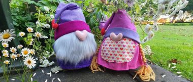 Love-gnomes-figurines-main-1