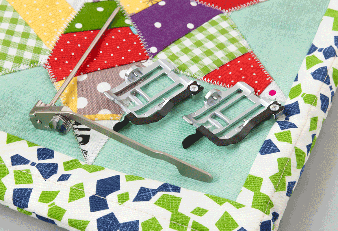 Open toe foot set for dynamic walking foot on colourful quilt