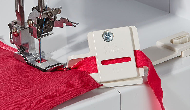 Gros plan sur le guide de boucle de ceinture Brother