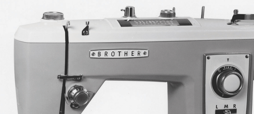 Старинная швейная машина Brother