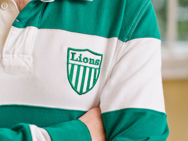 Grün-Weißes Rugbyshirt mit Stickmotiv