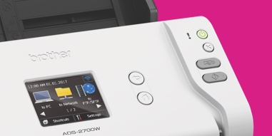 Scanner auf Rosa Hintergrund
