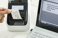 QL-820NWB la birou