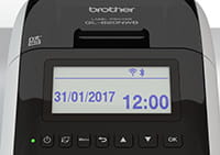 Brother QL-820NWBc-etikettitulostimen taustavalaistu LCD-näyttö