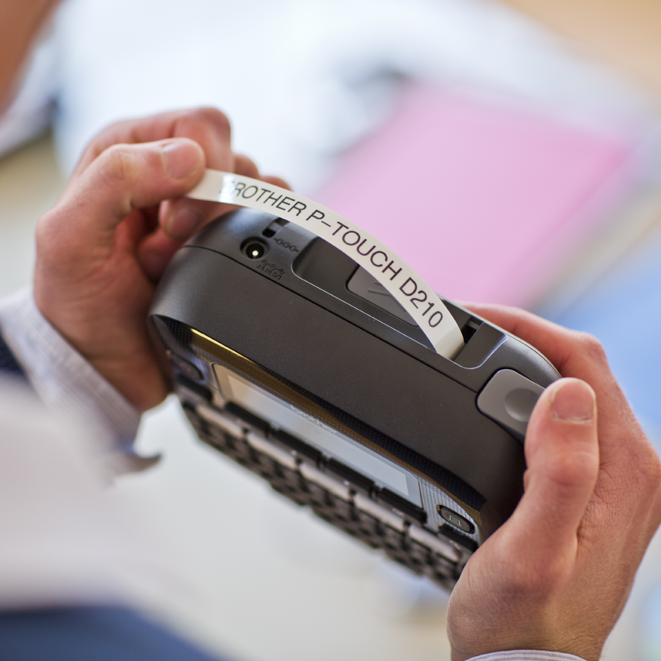 PTD210 Etiqueteuse professionnelle Brother