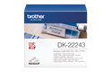 Original DK-22243 Endlosetikettenrolle von Brother – Schwarz auf Weiß, Papier, 102 mm breit