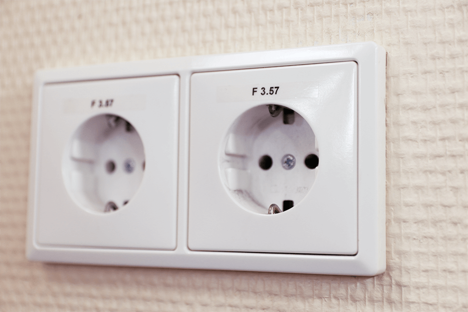 Fita laminada TZe111 Brother para interruptores