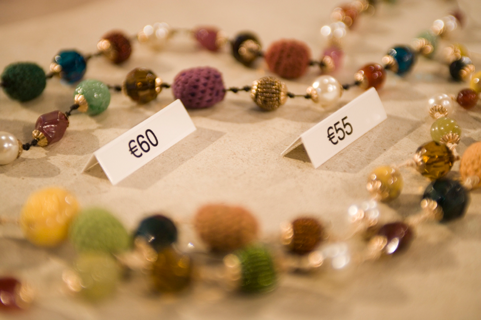 Brother TZe-221 Schriftband – schwarz auf weiß 4