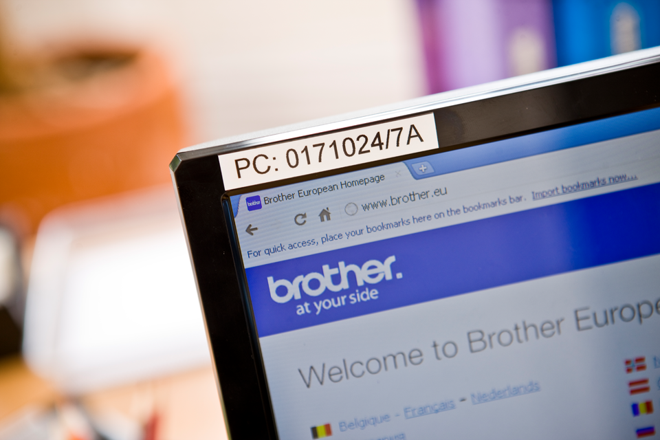 Original TZe-231 Schriftbandkassette von Brother – Schwarz auf Weiß, 12 mm breit 4